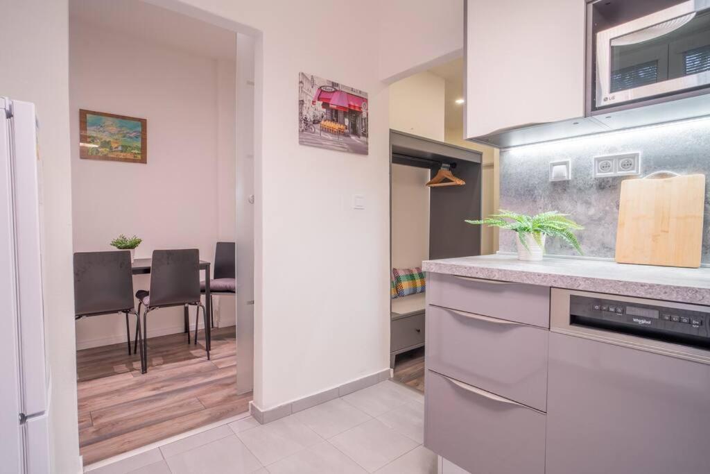 Sukromny Staromestsky Apartman V Uzasnej Lokalite/Cozy Old-Town Apartment In A Great Neighborhood Μπρατισλάβα Εξωτερικό φωτογραφία